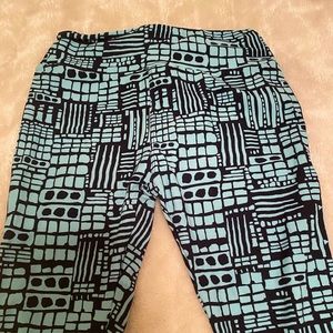 Women’s leggings. One size (2-10)